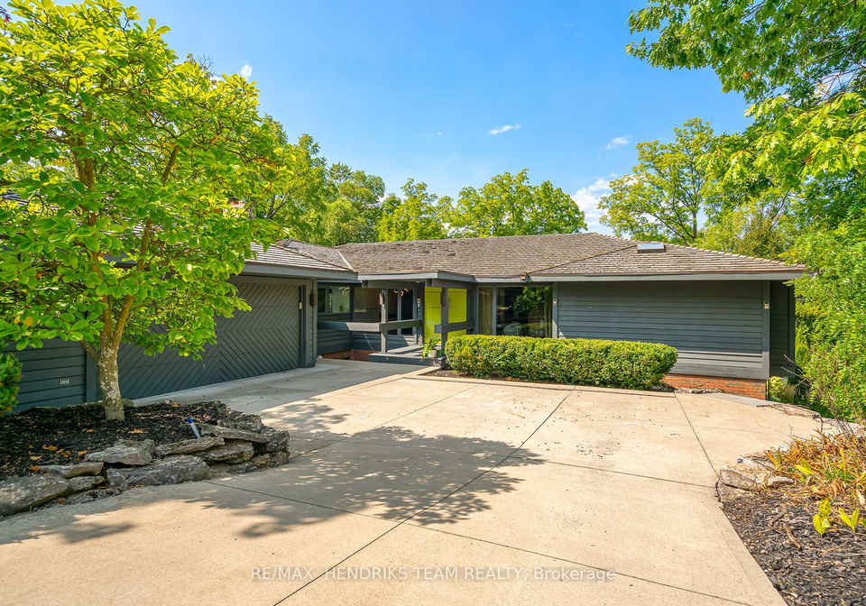 2-briarfield-crescent-st-catharines-ontario-x12425903