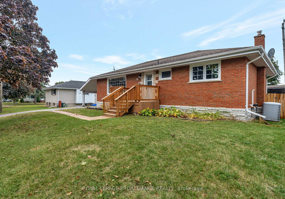 54-fifth-avenue-quinte-west-ontario-x12425954