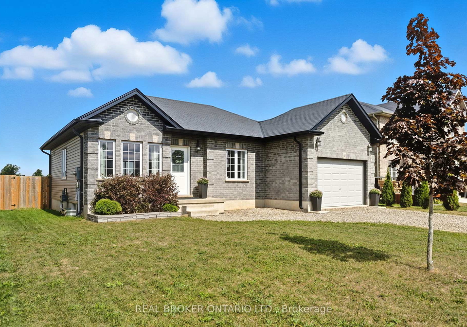 18-dennis-drive-norwich-ontario-x12425979