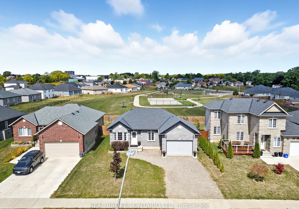 18-dennis-drive-norwich-ontario-x12425979
