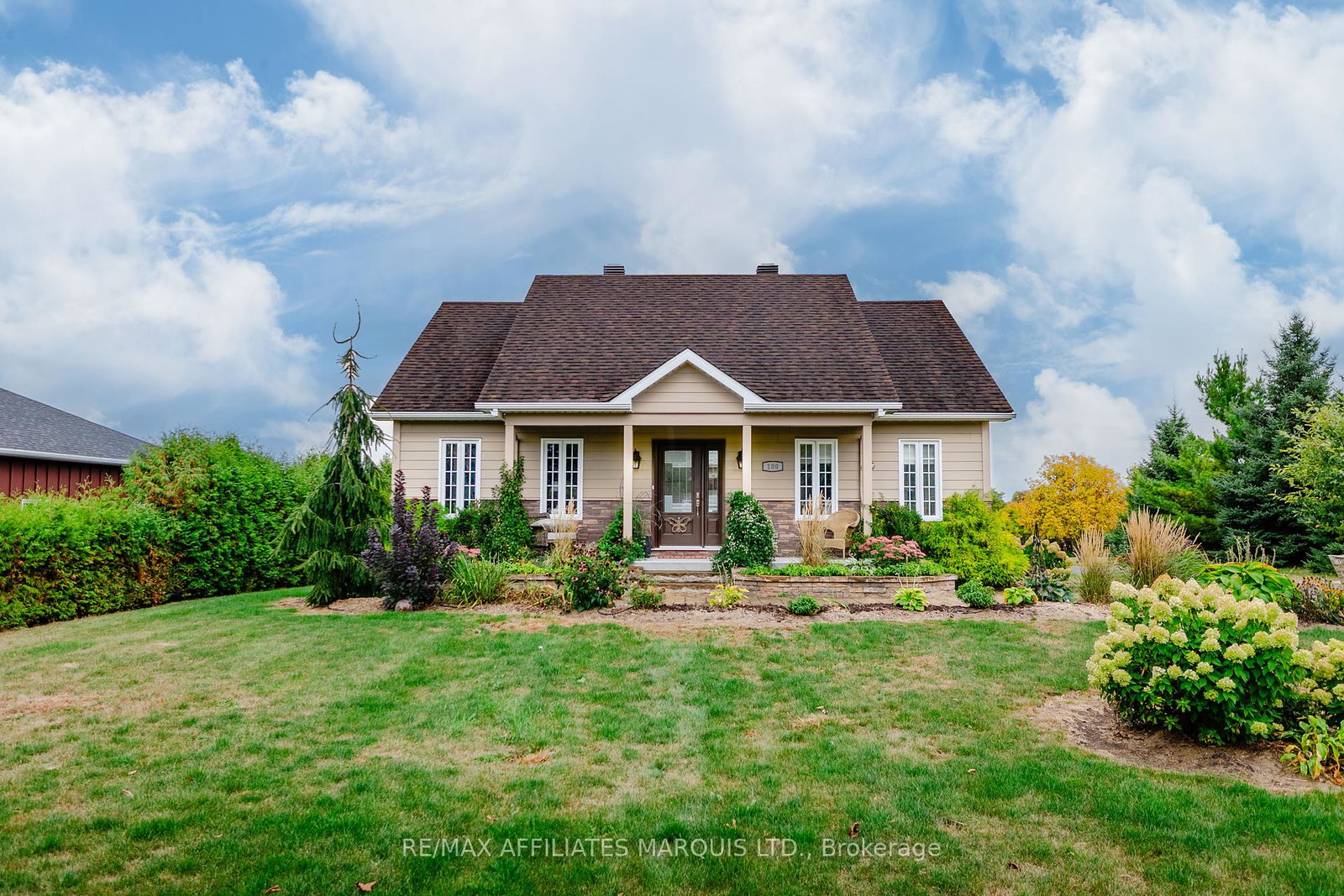 100-front-street-e-north-glengarry-ontario-x12425980