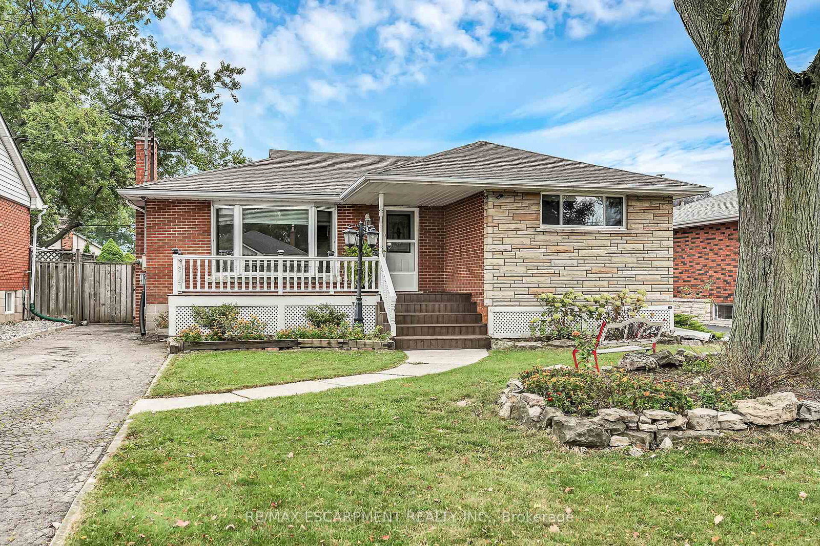 85-east-45th-street-hamilton-ontario-x12426353