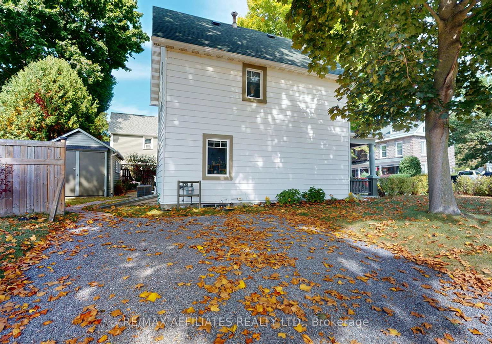 2-daniel-street-brockville-ontario-x12426755