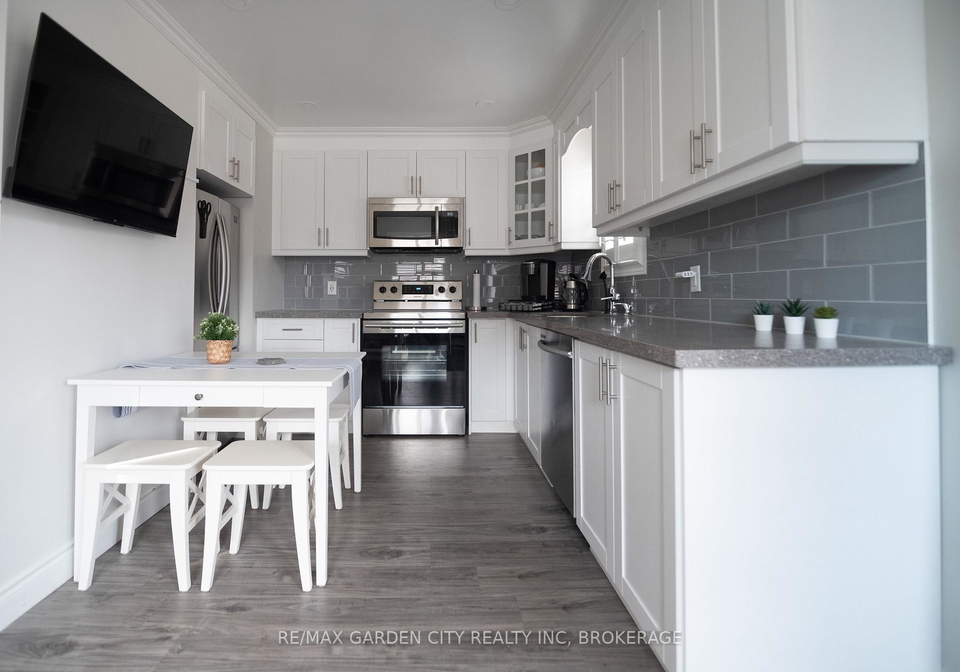 5839-mcleod-road-niagara-falls-ontario-x12426804