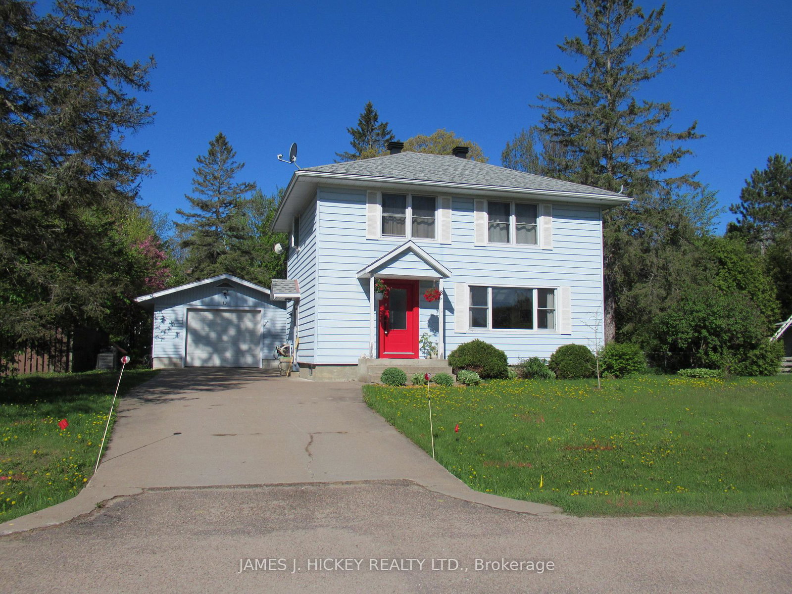 8-tweedsmuir-place-deep-river-ontario-x12426980