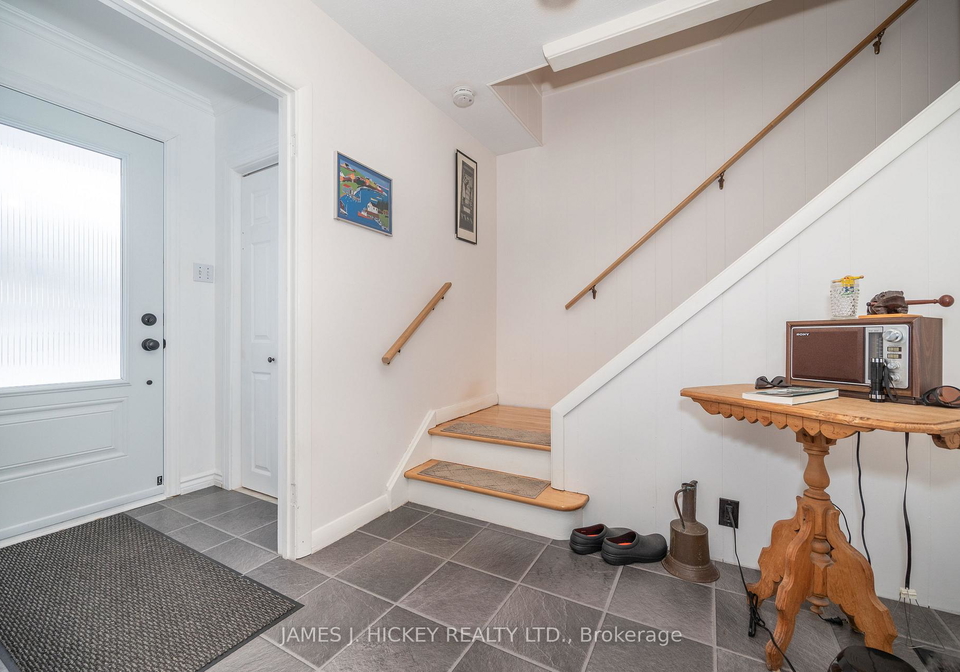 8-tweedsmuir-place-deep-river-ontario-x12426980