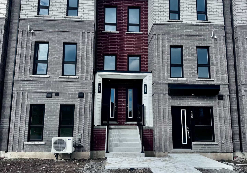 241-burke-street-hamilton-ontario-x12427035