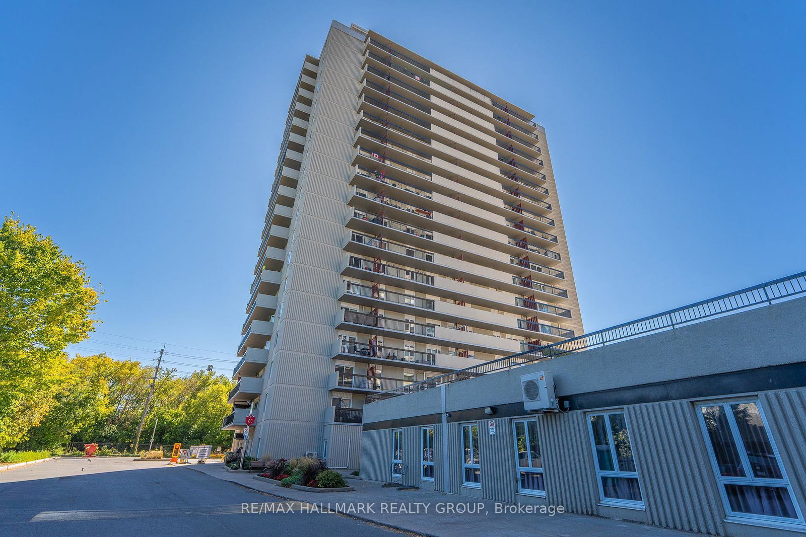 158c-mcarthur-avenue-ottawa-ontario-x12427053