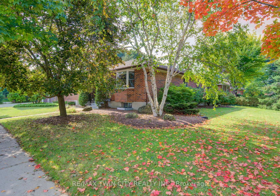 252-old-abbey-road-waterloo-ontario-x12427106