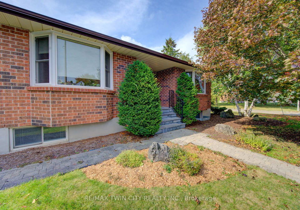 252-old-abbey-road-waterloo-ontario-x12427106