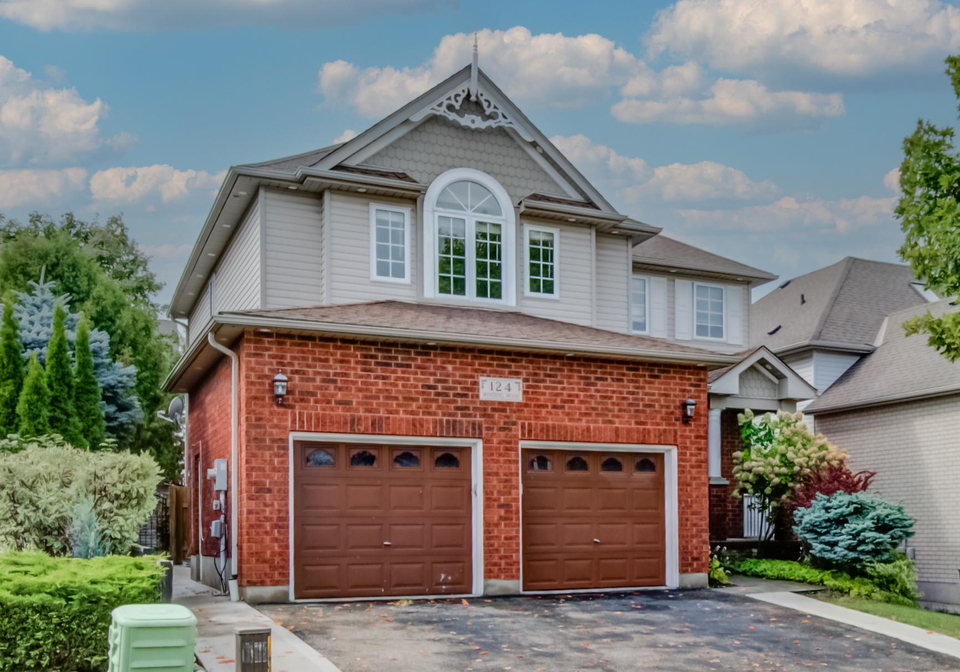 124-winding-wood-crescent-kitchener-ontario-x12427496