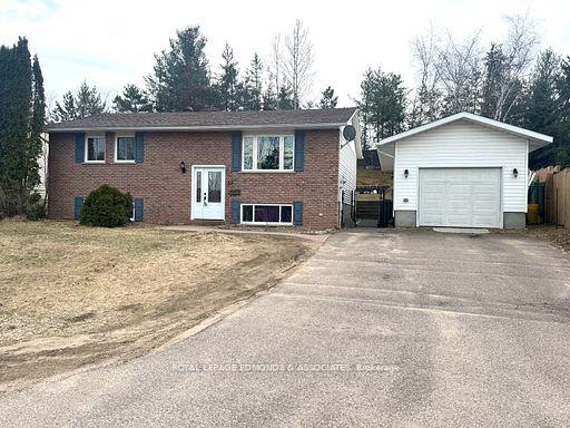 35-laroche-crescent-petawawa-ontario-x12427598