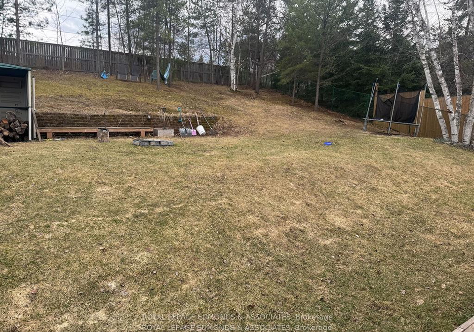 35-laroche-crescent-petawawa-ontario-x12427598