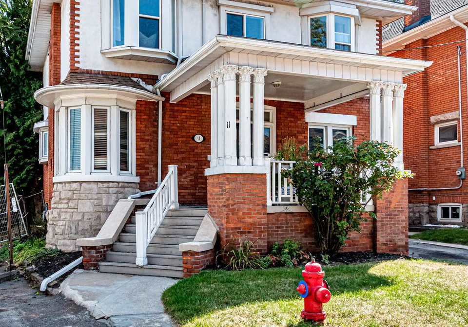 11-eastbourne-avenue-hamilton-ontario-x12427616