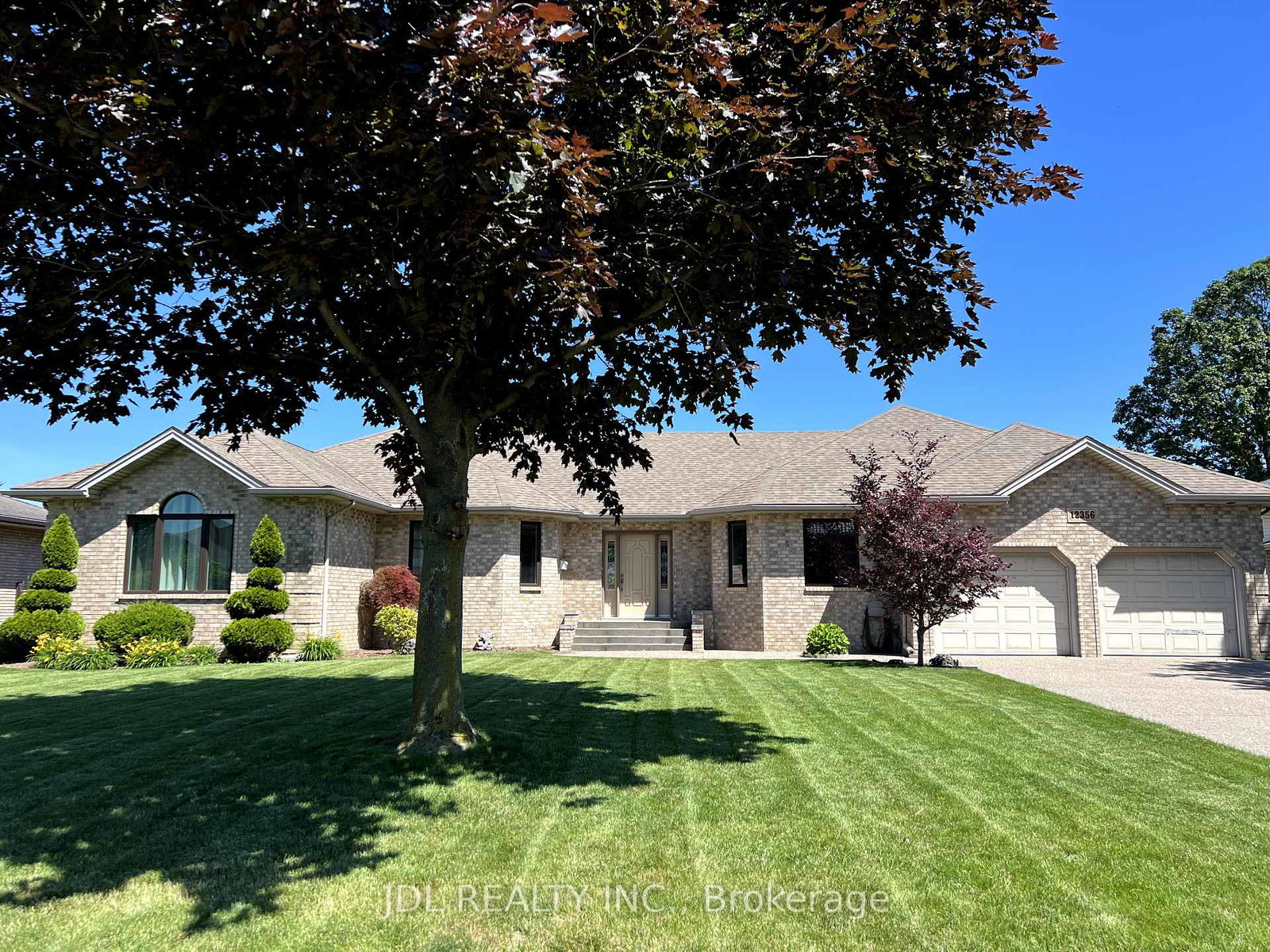 12356-charlene-lane-tecumseh-ontario-x12427660
