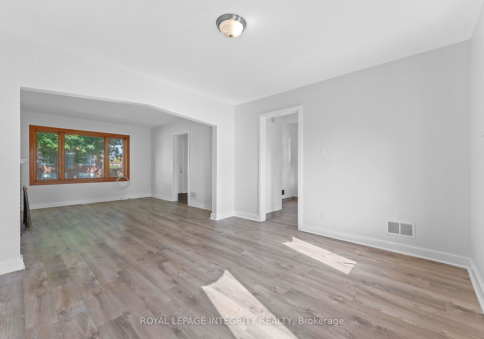 1350-leaside-avenue-ottawa-ontario-x12427766
