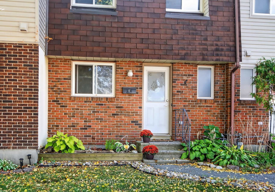 1e-seyton-drive-ottawa-ontario-x12428041