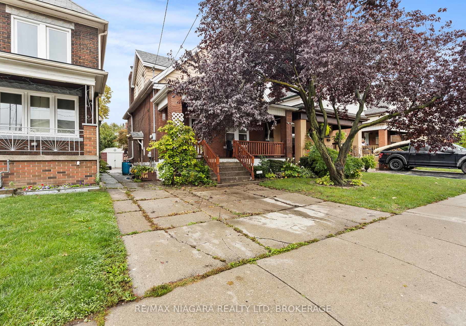 154-melrose-avenue-n-hamilton-ontario-x12428059
