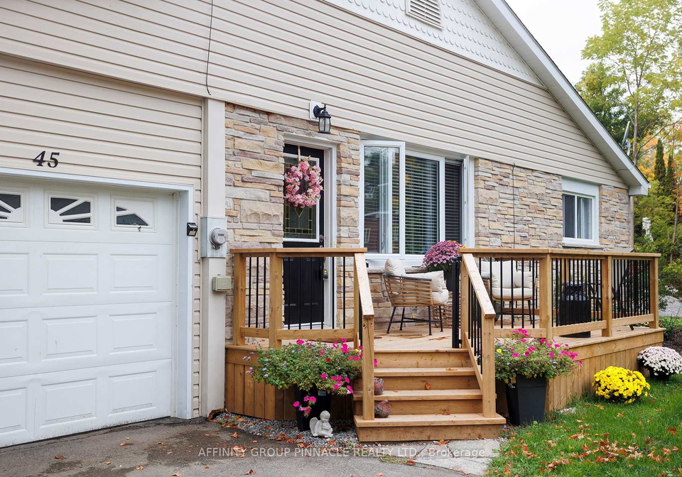 45-queen-street-kawartha-lakes-ontario-x12428078
