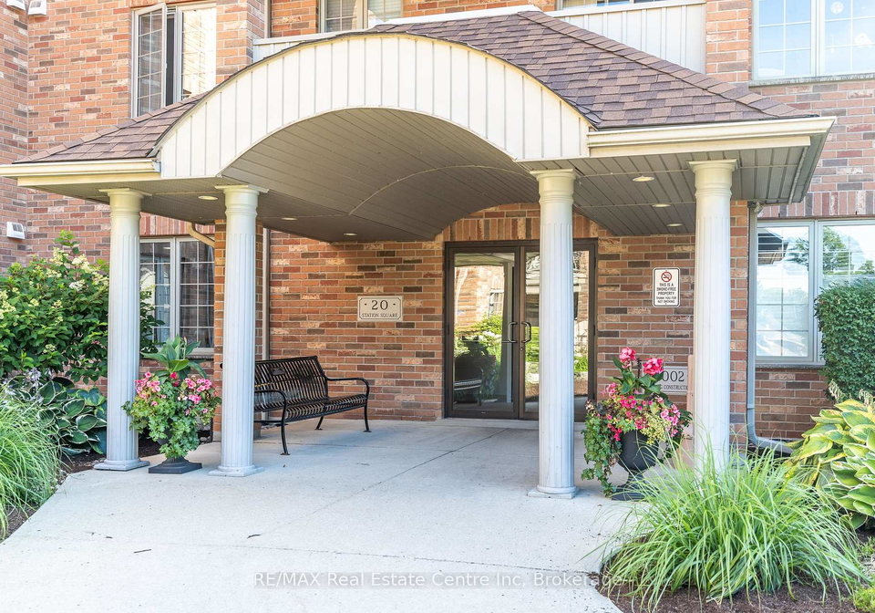 20-station-square-centre-wellington-ontario-x12428256
