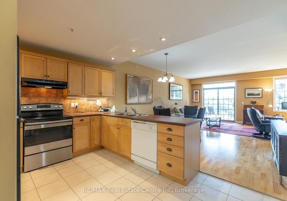 20-station-square-centre-wellington-ontario-x12428256