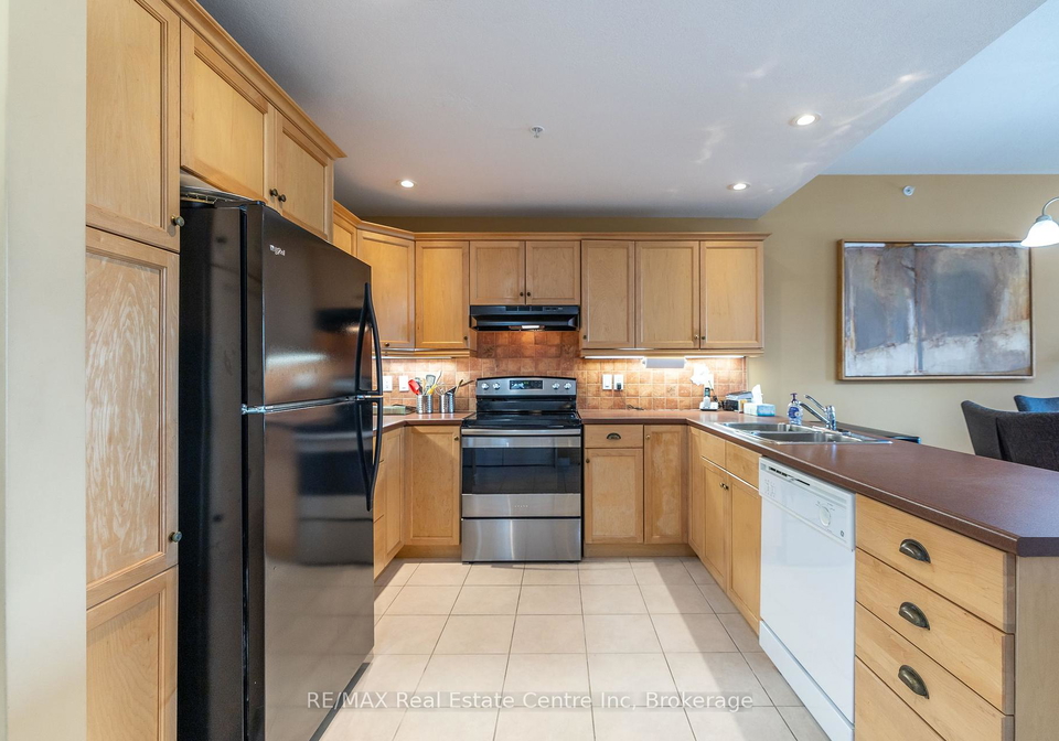 20-station-square-centre-wellington-ontario-x12428256