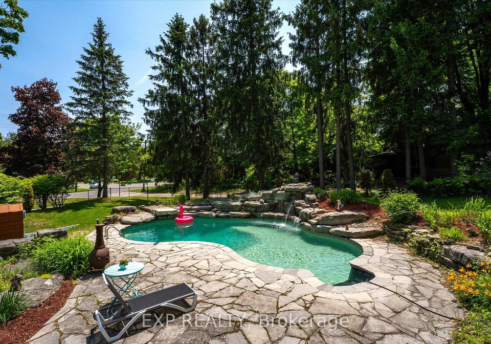34-field-road-hamilton-ontario-x12428387