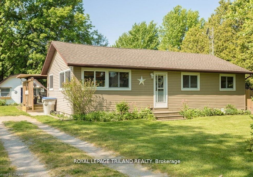 8443-keith-street-lambton-shores-ontario-x12428689