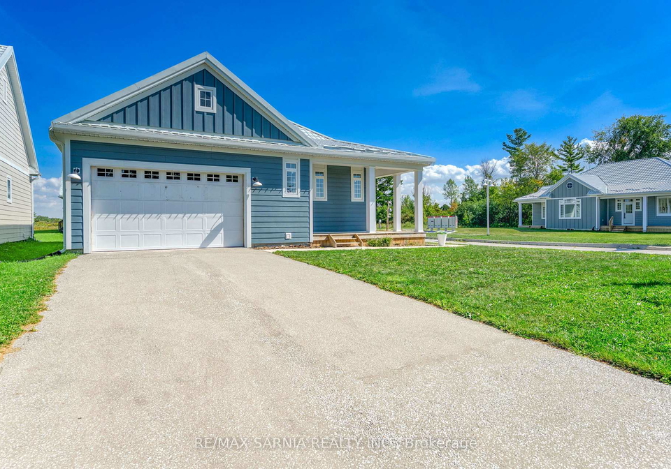 7604-thomas-street-plympton-wyoming-ontario-x12428926