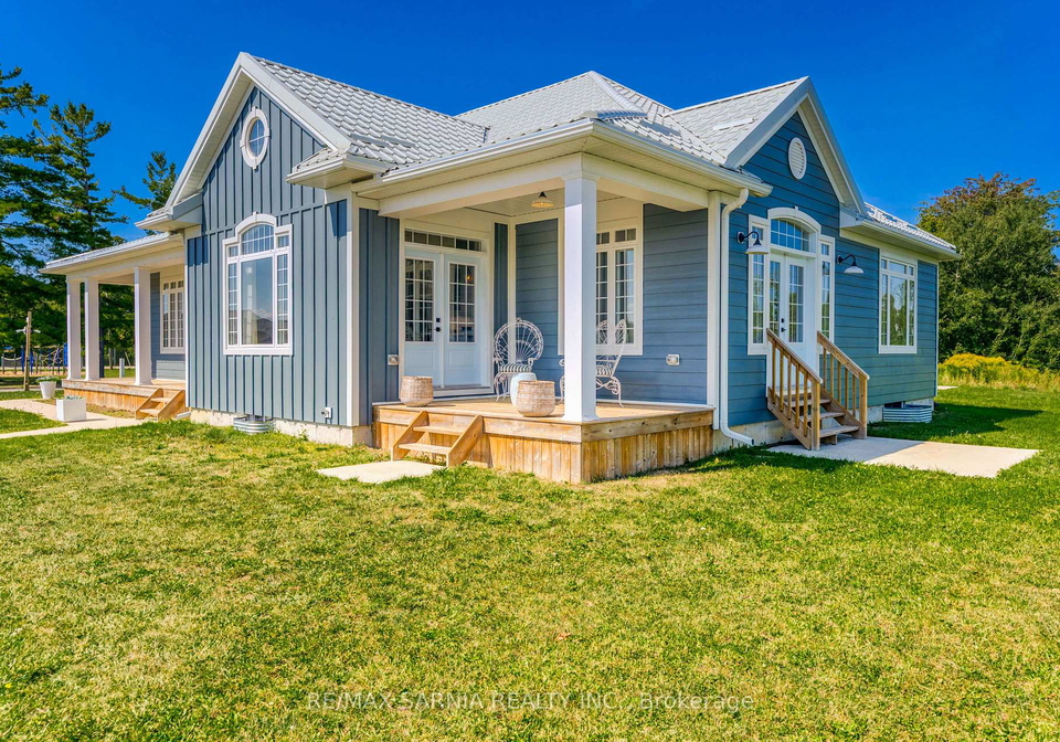 7604-thomas-street-plympton-wyoming-ontario-x12428926