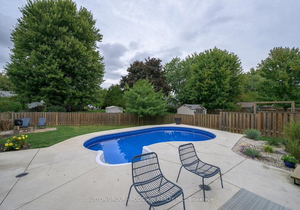 120-joseph-street-lucan-biddulph-ontario-x12429214