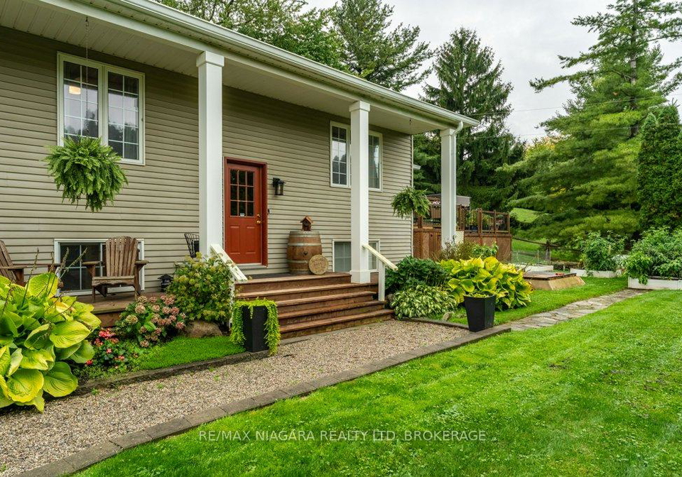 2300-king-street-lincoln-ontario-x12429278