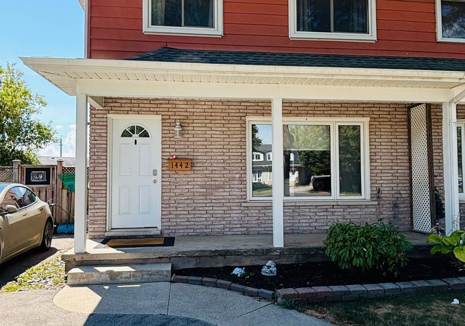 1442-pineview-court-cambridge-ontario-x12429315