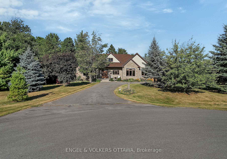 1836-whitemarsh-crescent-kanata-ontario-x12429373