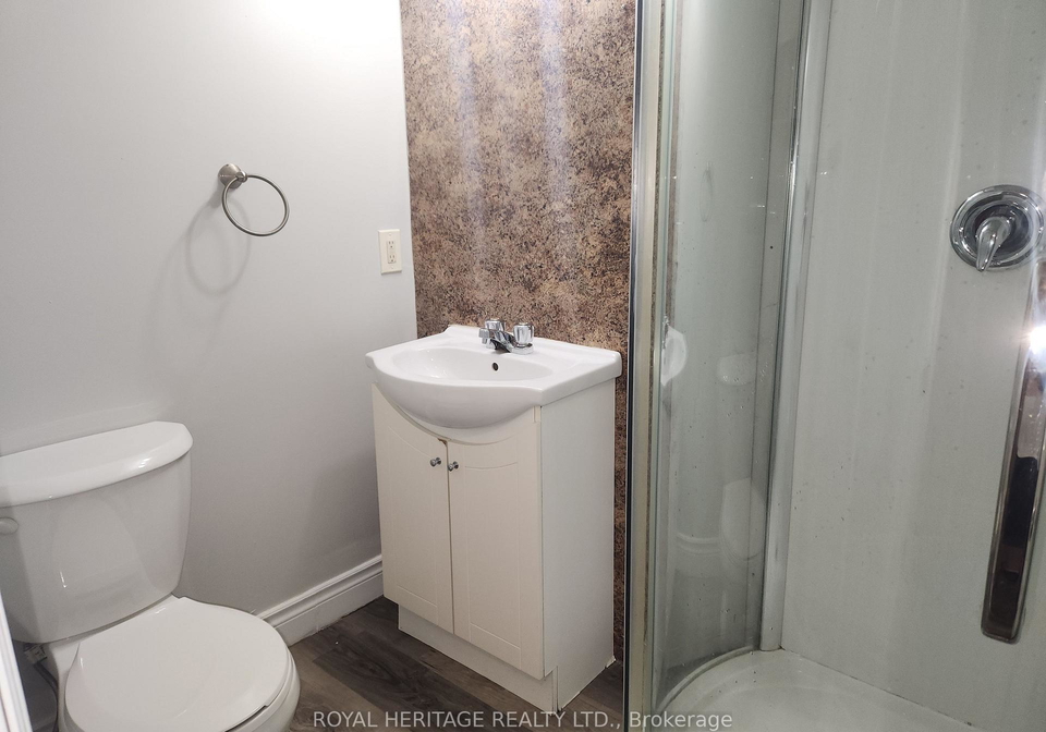 8800-willoughby-drive-niagara-falls-ontario-x12429476