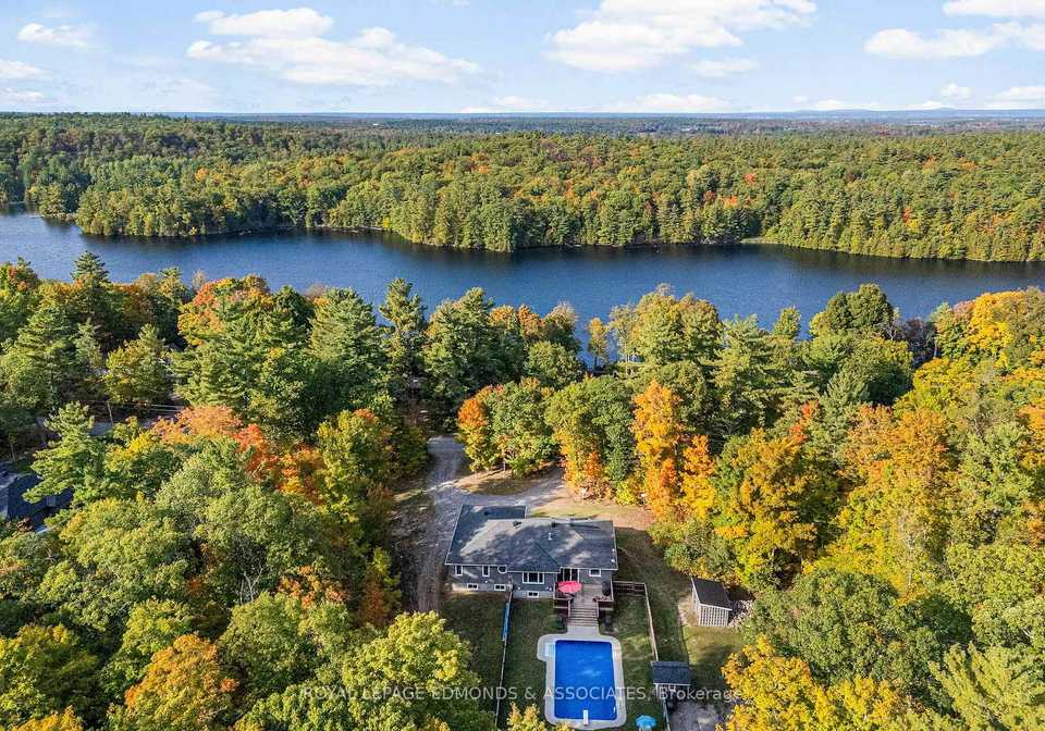 166-deerfield-drive-mcnabbraeside-ontario-x12429480