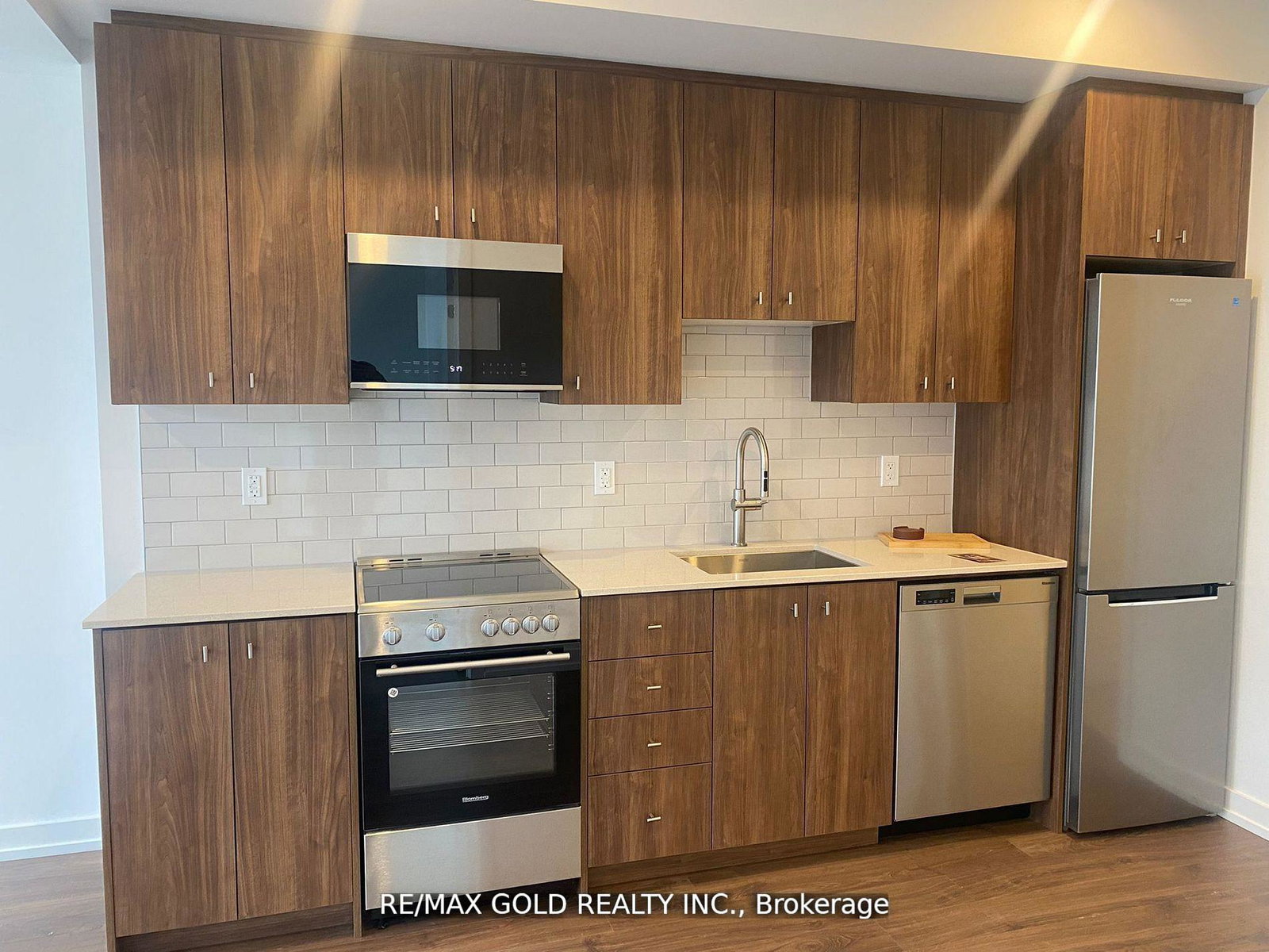 15-wellington-street-s-kitchener-ontario-x12429566