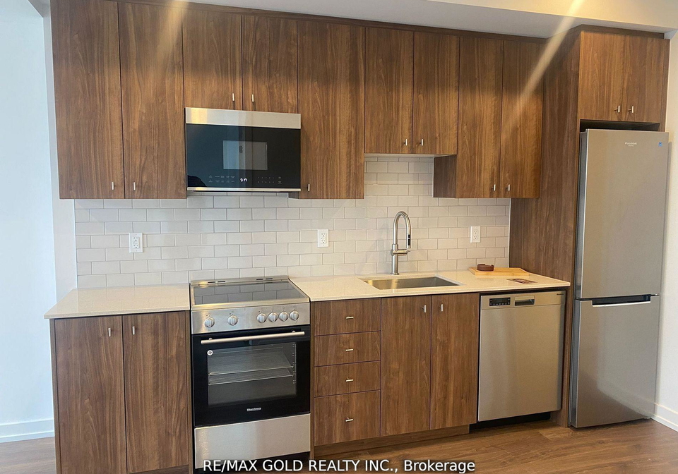 15-wellington-street-s-kitchener-ontario-x12429566