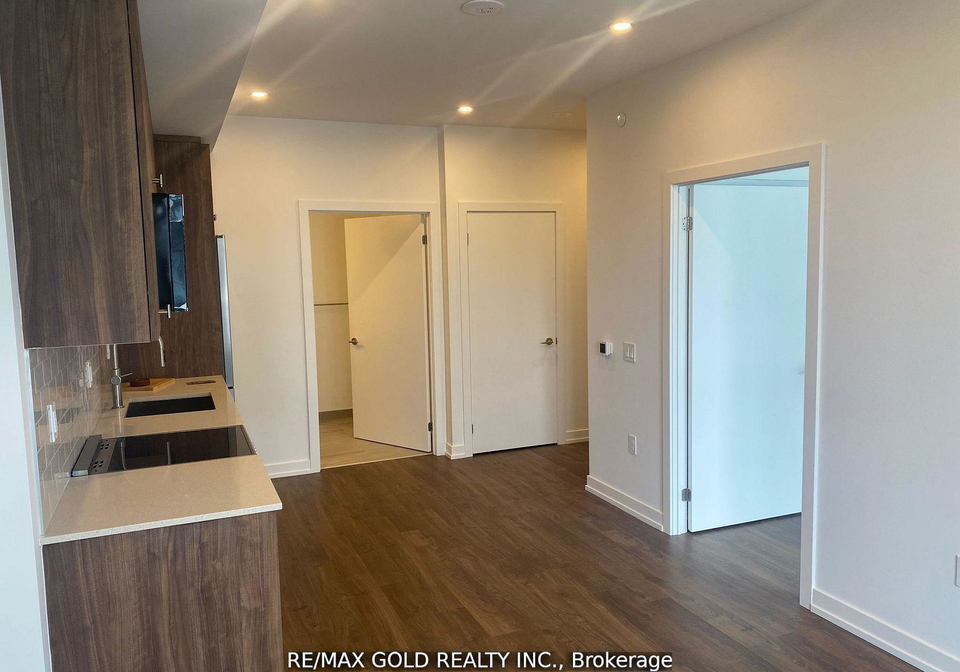 15-wellington-street-s-kitchener-ontario-x12429566