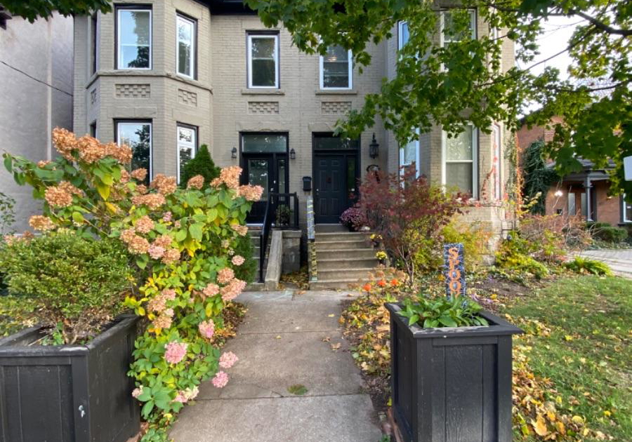 103-victoria-avenue-s-hamilton-ontario-x12429826
