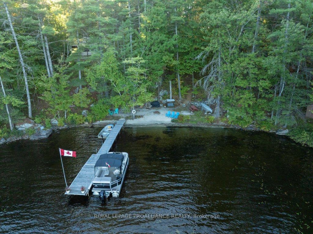 257-hungry-lake-frontenac-ontario-x12430157