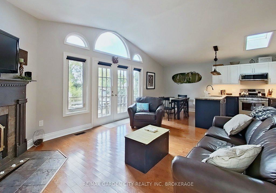 33-dundas-crescent-st-catharines-ontario-x12430248