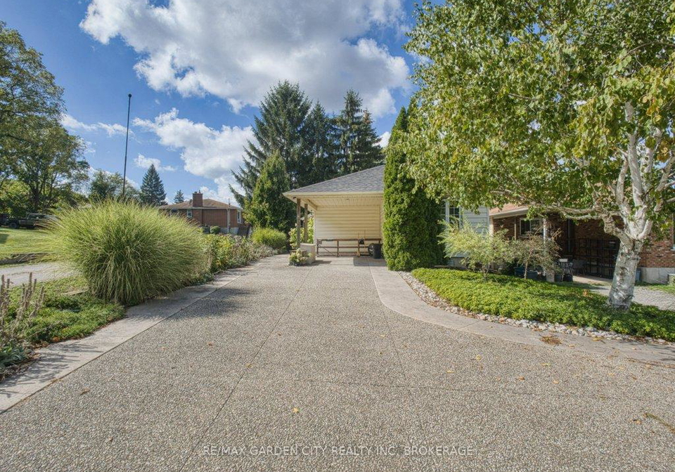 33-dundas-crescent-st-catharines-ontario-x12430248