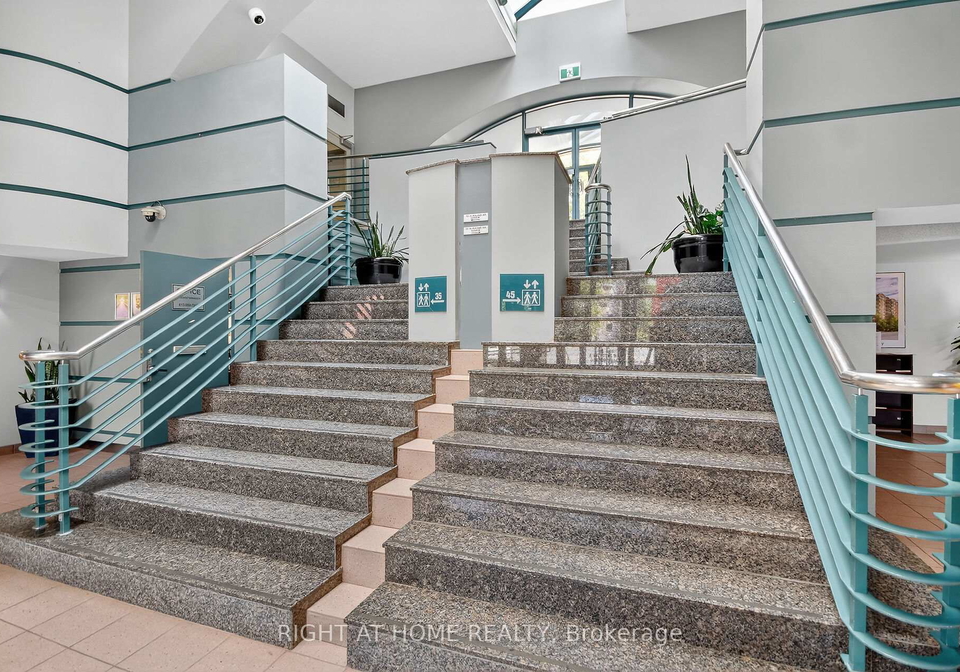 35-holland-avenue-ottawa-ontario-x12430613
