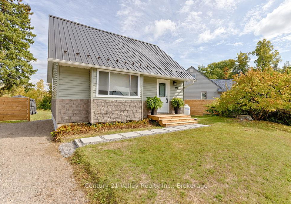 557-sullivan-street-whitewater-region-ontario-x12430846