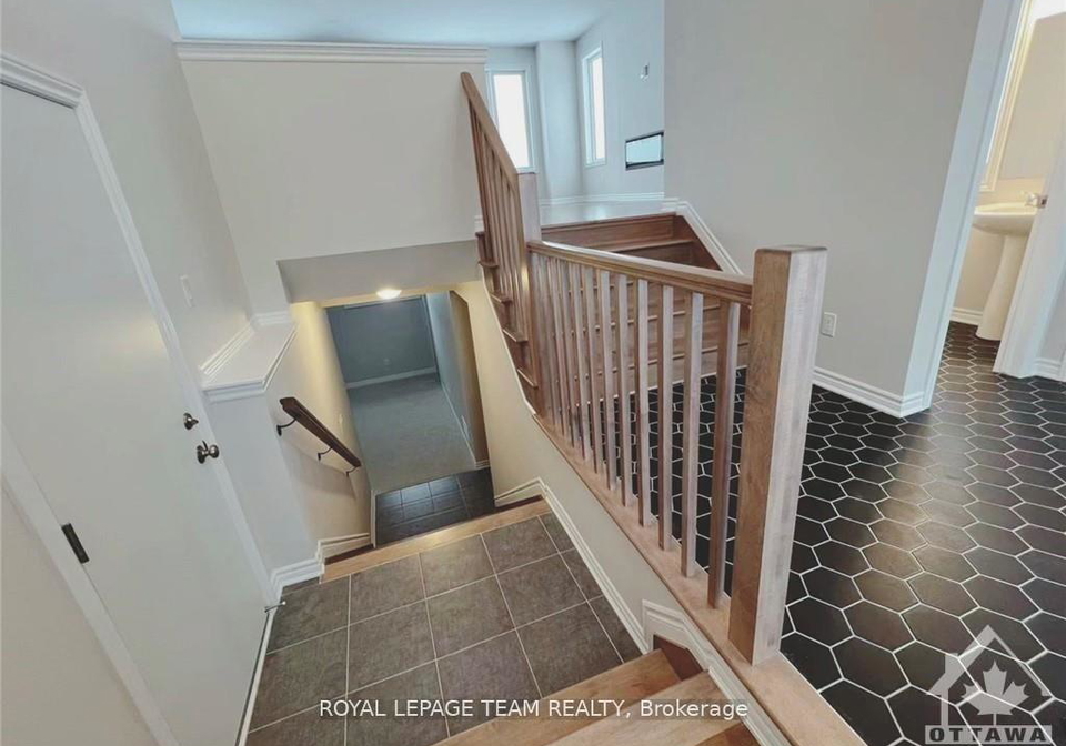 722-vennecy-terrace-ottawa-ontario-x12430926