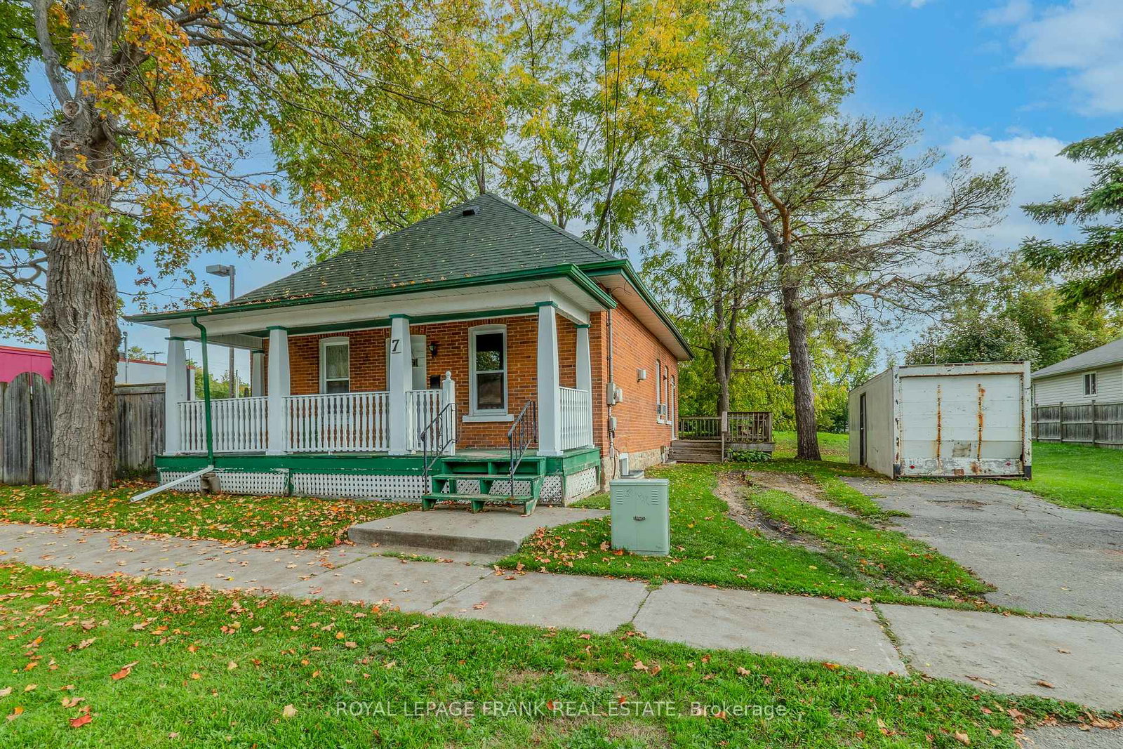 7-durham-street-w-kawartha-lakes-ontario-x12431404