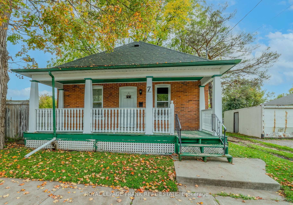 7-durham-street-w-kawartha-lakes-ontario-x12431404
