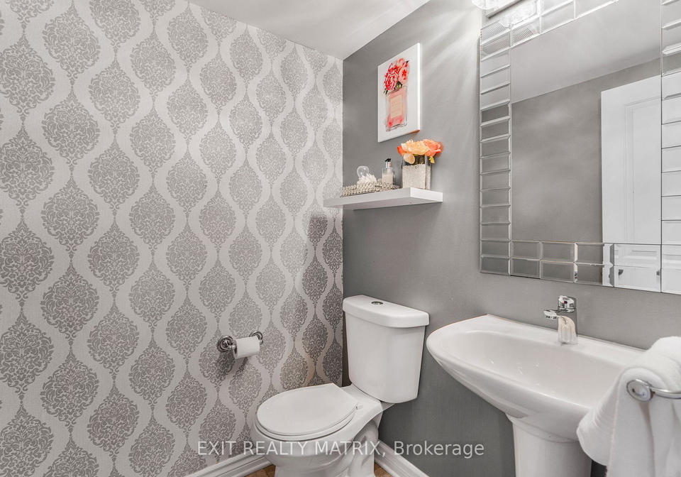 700-magnolia-street-ottawa-ontario-x12431412
