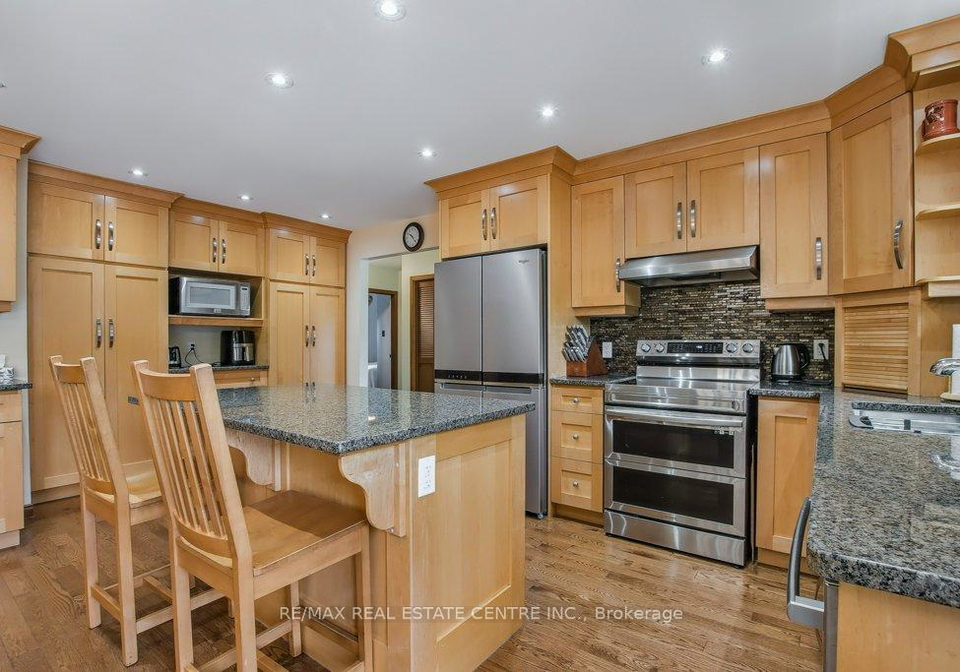 28-meadow-crescent-kitchener-ontario-x12431423